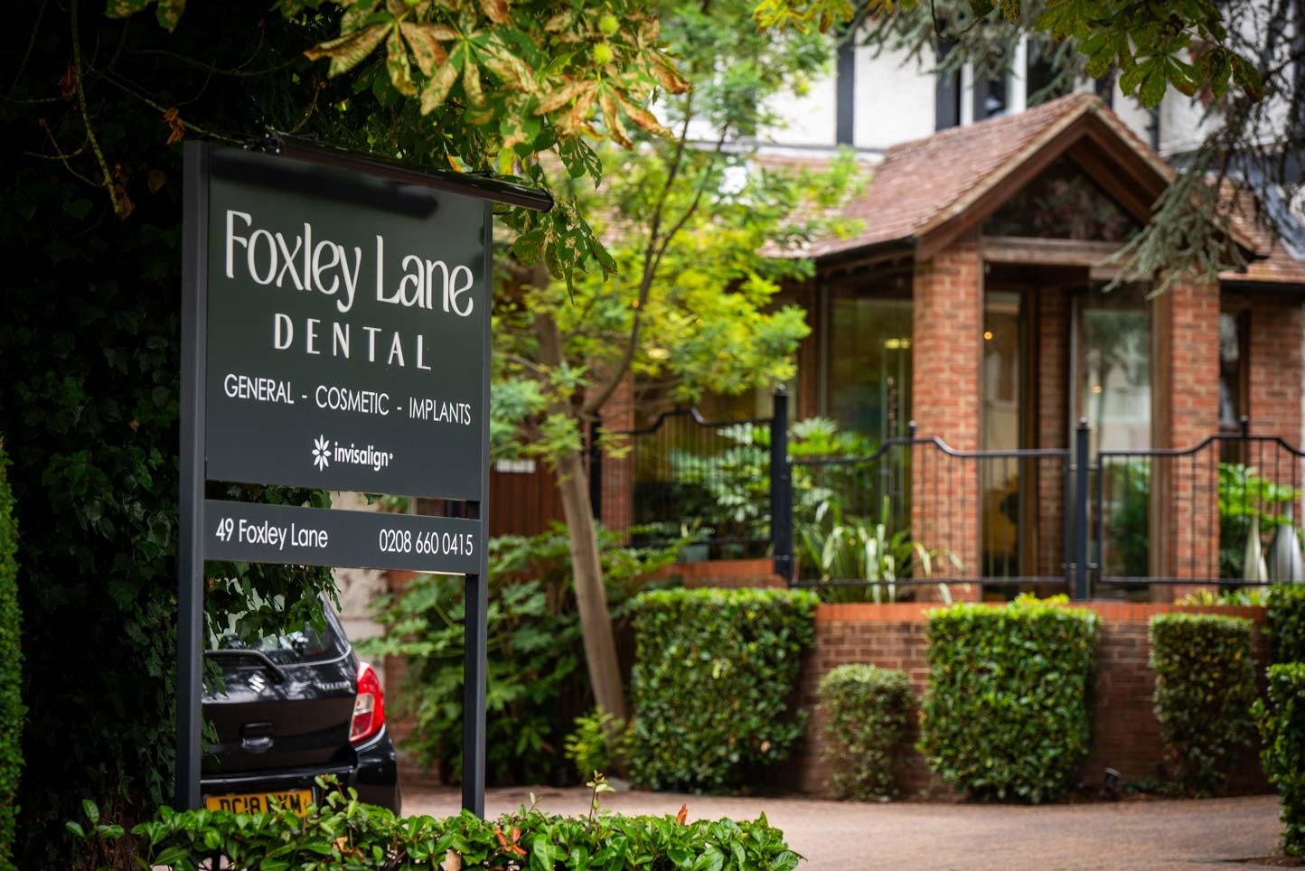 Exterior of Foxley Lane Dental Clinic in Purley, providing emergency dental care near Coulsdon 